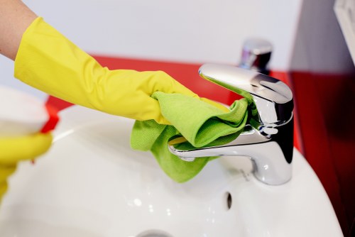Clean oven and kitchen appliance service for NW5 customers